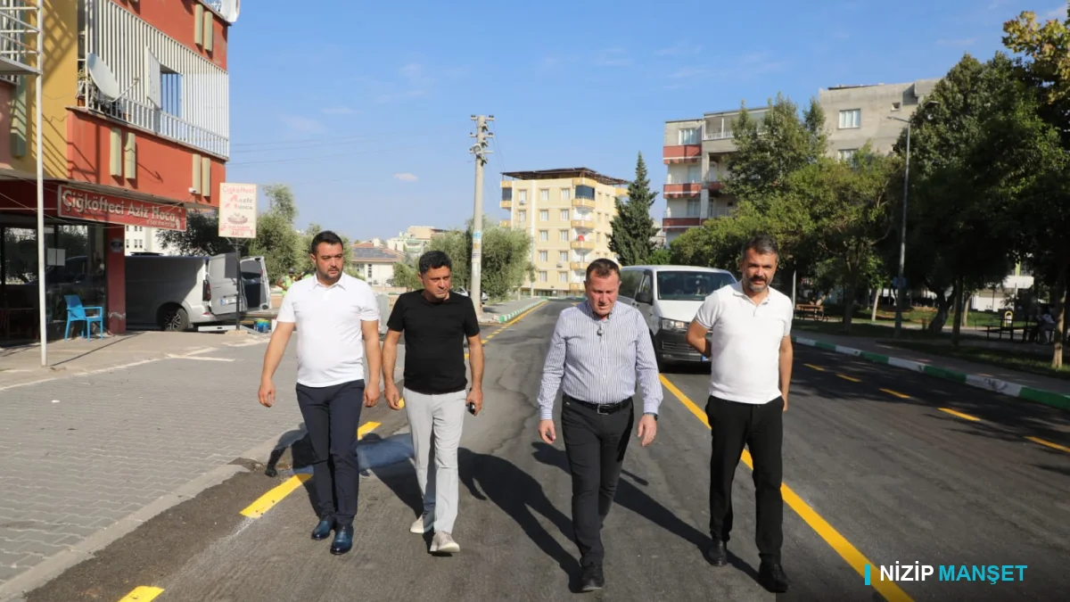 Nizip'te gece gündüz yol yenileme çalışmaları sürüyor